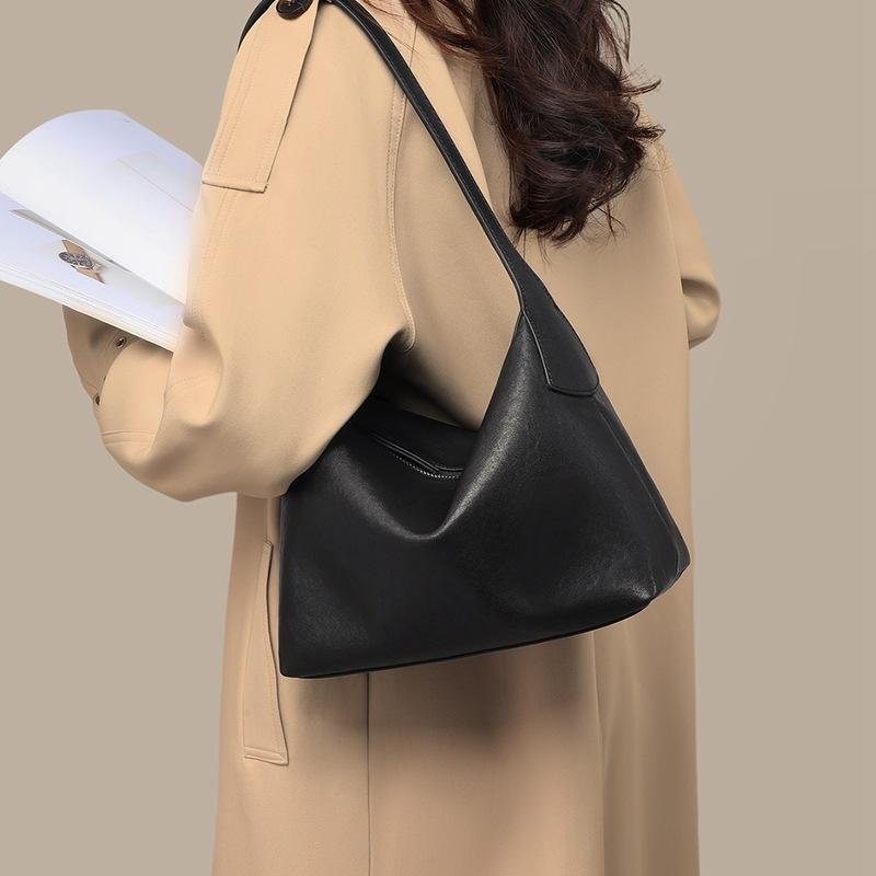 Women's bag spring and summer leather shoulder bag large capacity versatile commuter messenger bag