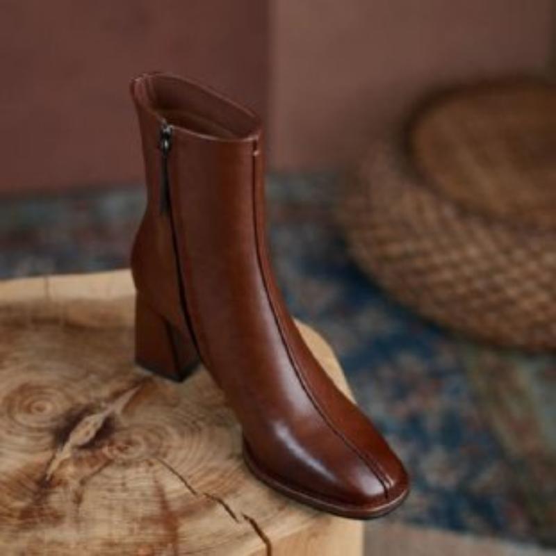 Herbst und Winter 2024 Neue vielseitige Nude-Stiefel Damen Dicke Ferse Seitenreißverschluss Hoher Absatz Schlicht Lässig Eckige Kurze Stiefel Damen