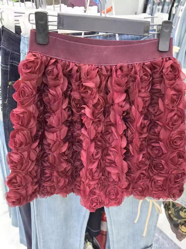 Damen Europäischer & Amerikanischer 3D-Rosen A-Linien-Rock: Eleganten Schlankmachenden Kurzen Rock