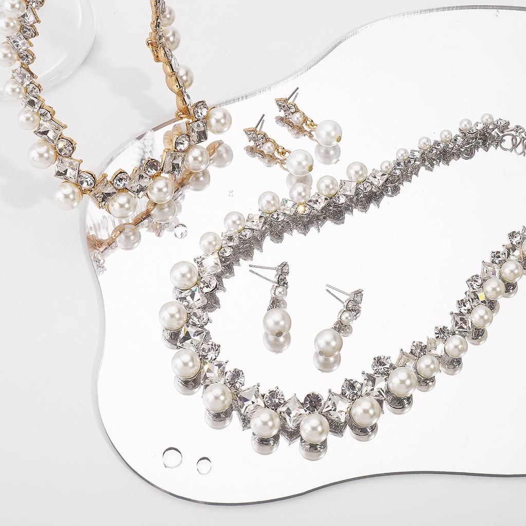 Tooxika Baroque Alloy Necklace Elegant And Stylish Versatile Bridal Dress Jewellery Set