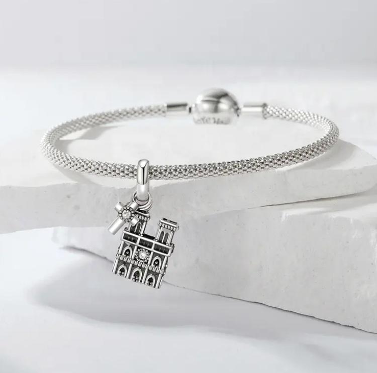 Charms Do Pandora Ciondolo Charms Cattedrale di Notre Dame Argento 925 Charms Fragola