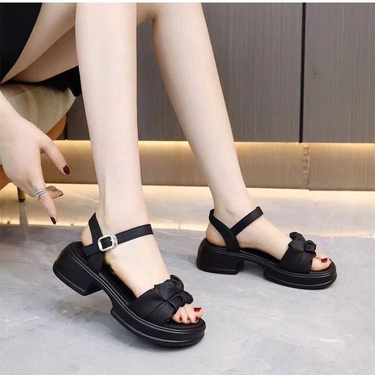 Plateausandalen mit geringer Höhenzunahme Damen Sommerbekleidung 2025 neu Feenstil lässig vielseitig dicker Absatz Strandschuhe