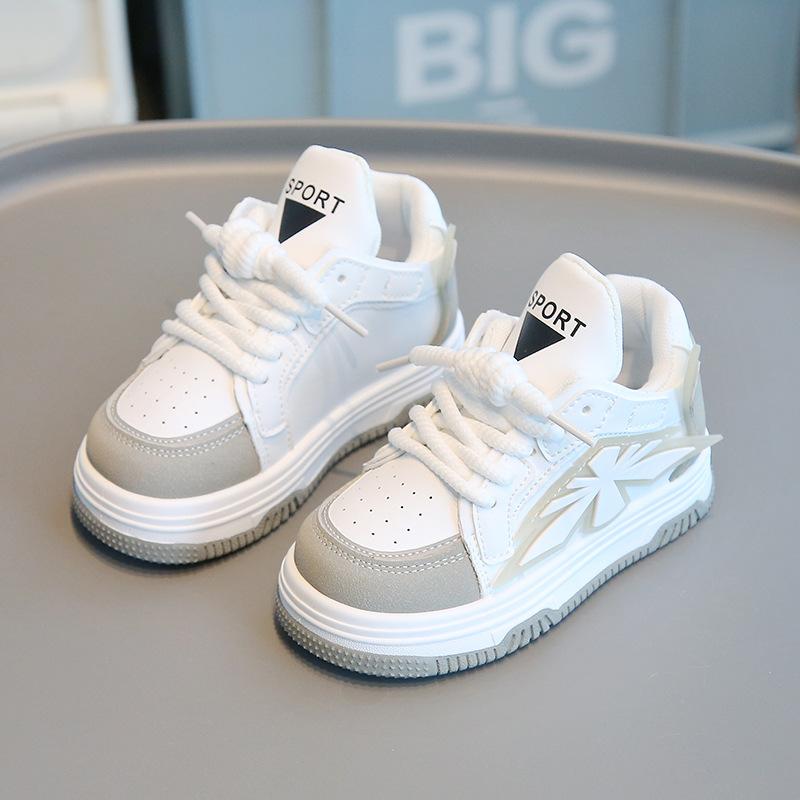 Kinder Sportschuhe 2025 Frühling und Herbst Jungen Freizeit Board Schuhe High-Top Mädchen kleine weiße Schuhe weichsohlige Baby Brotschuhe