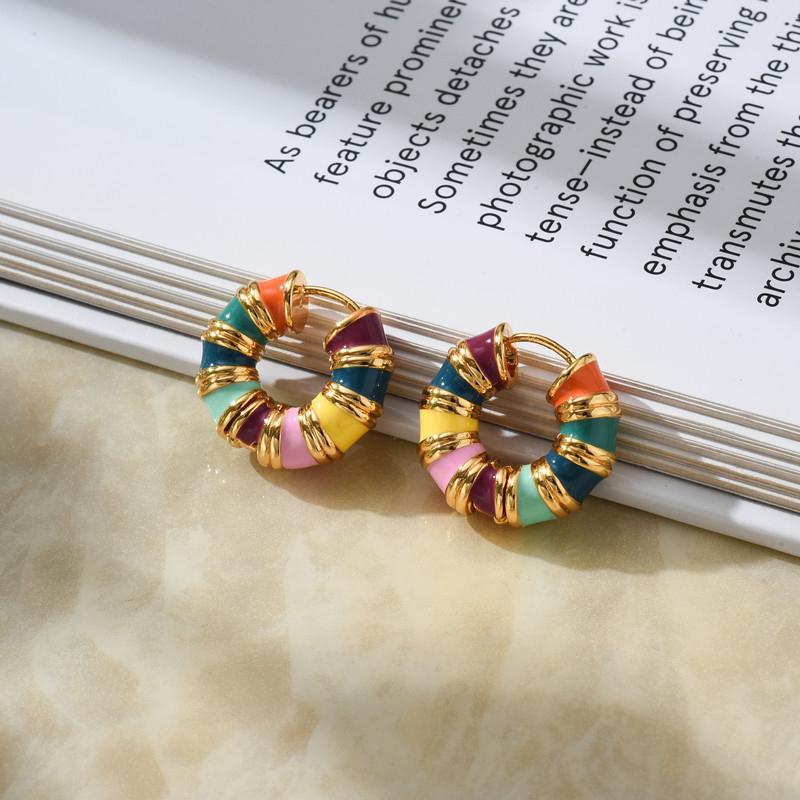 New Arrival Korean Sweet Small Fresh Color Love Heart Hoop Earrings For Women Fashion Elegant Metal Jewelry Party Gifts