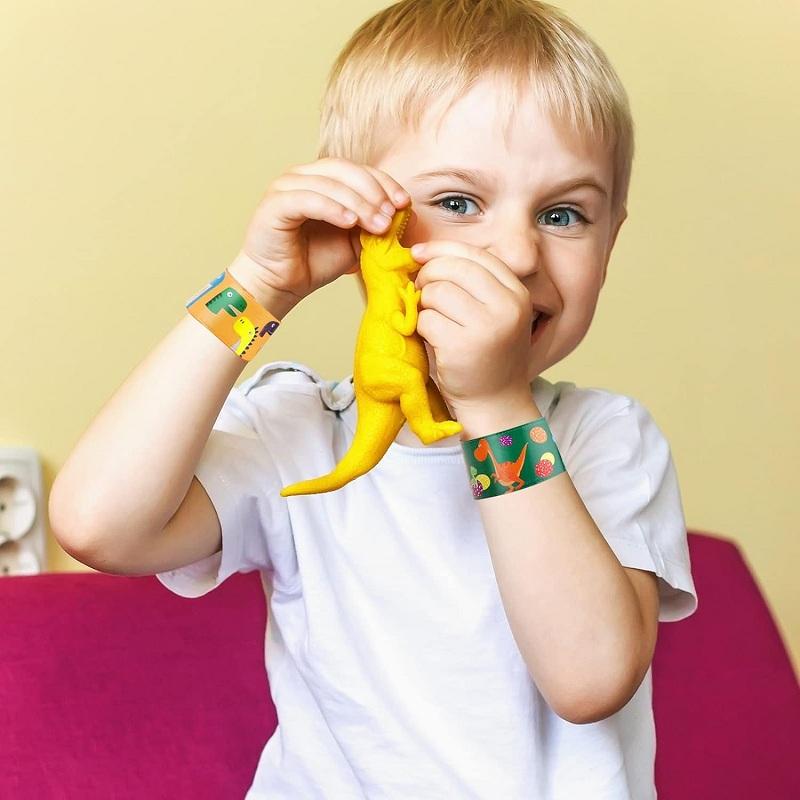 Cartoon 12Pcs Dinosaur Beating Bracelet Gift Party Decoration Children'S Boy Happy Jungle Wildlife Park Dinosaur Birthday Party