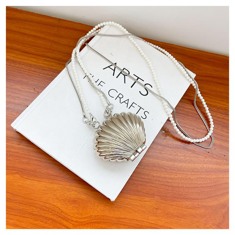 2025 New Summer Lipstick Bags for Women Fashion Pearl Mini Purse Crossbody Bag High Quality Gold Shell Bag Designer Shoulder Bag