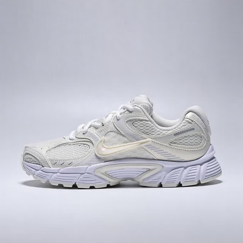 NIKE Women s V5 RNR Casual Shoes 36.5