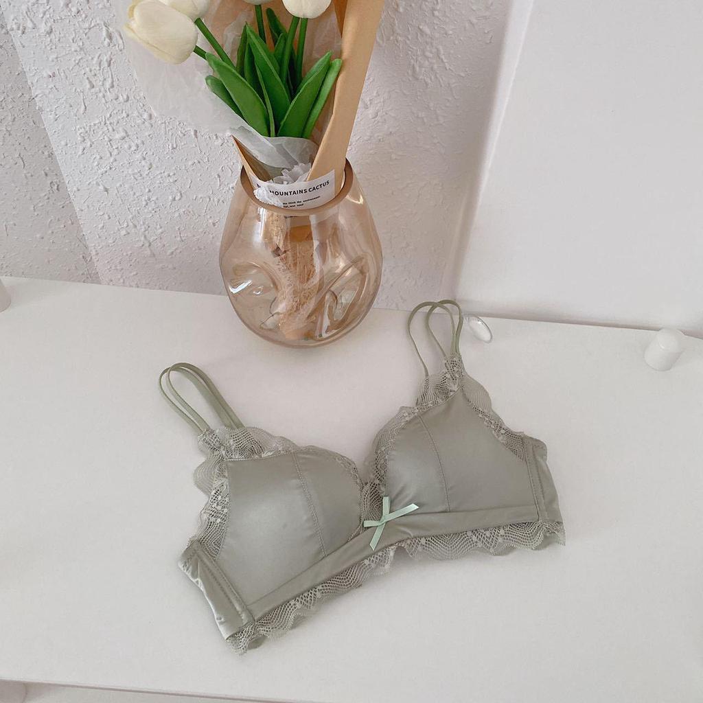 Elegant Red Bridal Seamless Lingerie Set for Women