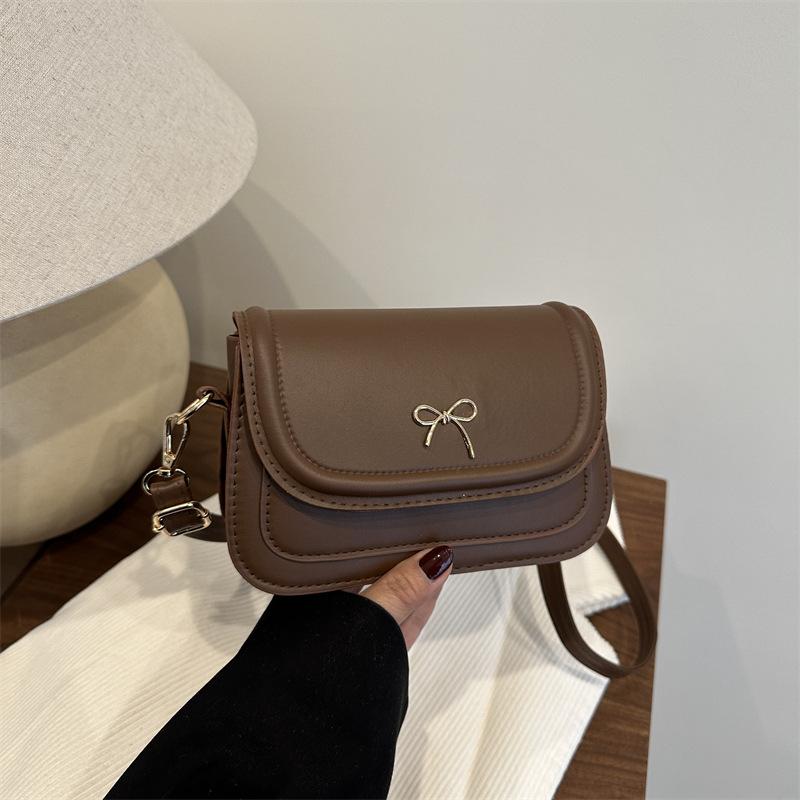 

Bow fashion Korean version texture casual shoulder bag 2025 new personalized ins messenger bag underarm small square bag коричневый