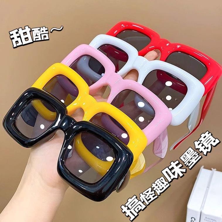 

Специальный выпуск для новичков: Женские квадратные солнцезащитные очки - Милый и забавный интернет-тренд с бесплатной доставкой