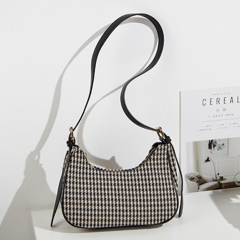 High-end underarm bag women's new trendy autumn and winter retro niche shoulder messenger bag fashion