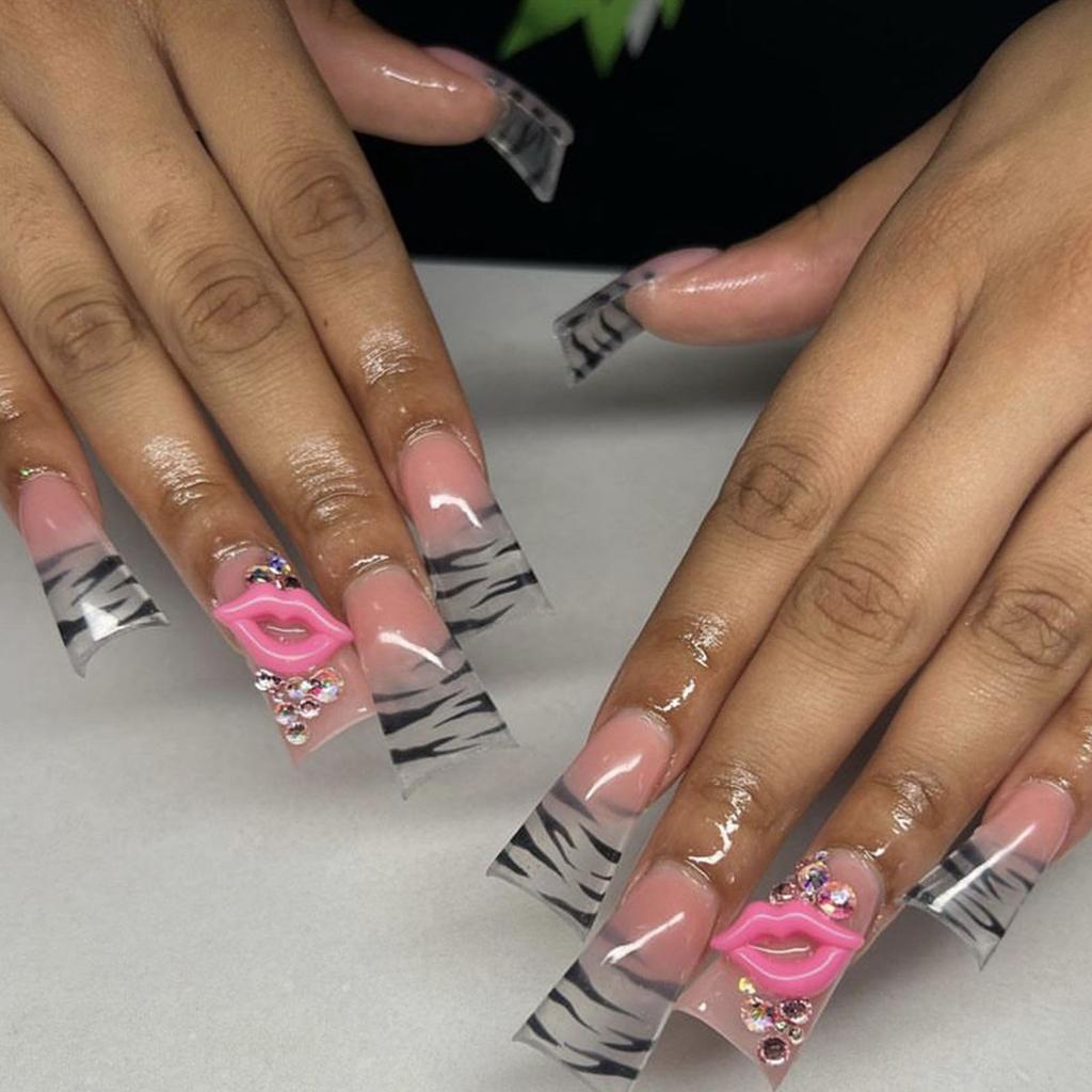 24 Stück Entenschnabel-förmige Falsche Nägel Gold Schmetterling Strass-Design Falsche Nagelspitzen Tragbare Vollabdeckung French Press-on Nägel