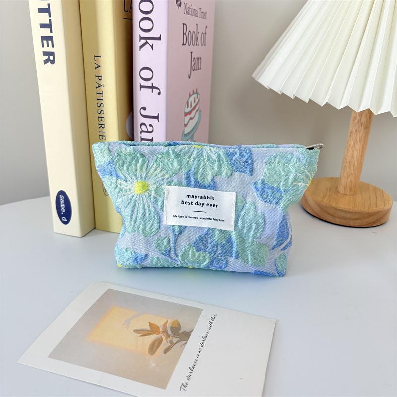 

Милые косметички с тисненым жаккардовым цветочным узором, девчачьи сумки для хранения макияжа, портативные, большой вместимости, органайзер для туалетных принадлежностей, подарки