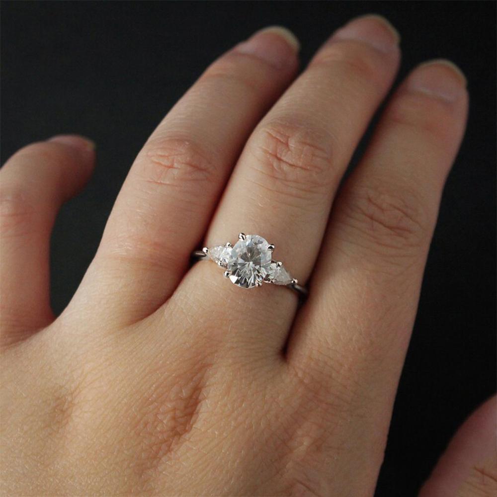 2 Carat Oval Cut Moissanite Engagement Ring for Women CopperThree Stones Promise Wedding Bands Anniversary Jewelry