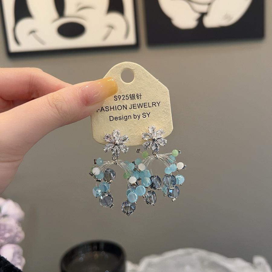 

Zircon flower fringed earrings sweet niche stud earrings fashion versatile high sense earrings women