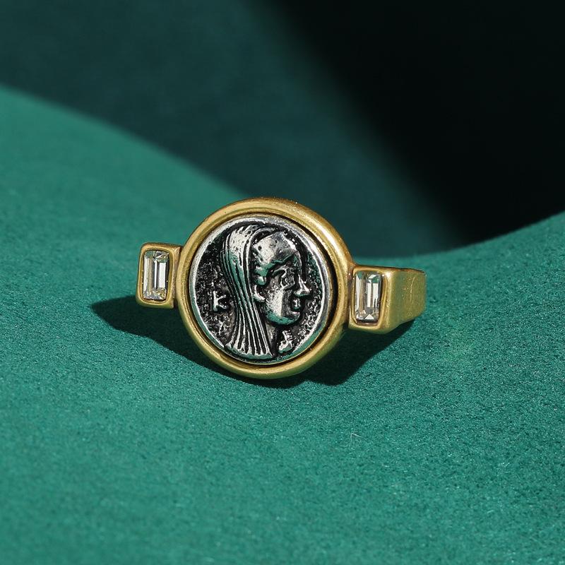 Yong Nuo High-End Vintage Turquoise Adjustable Ring with Real Gold Electroplating
