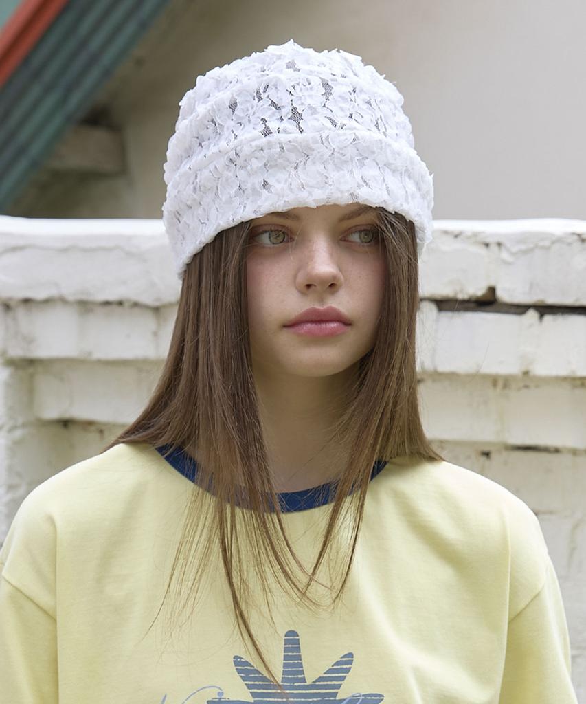 Nyuyogwogseu Flower Lace Pleated Beanie Hat_White
