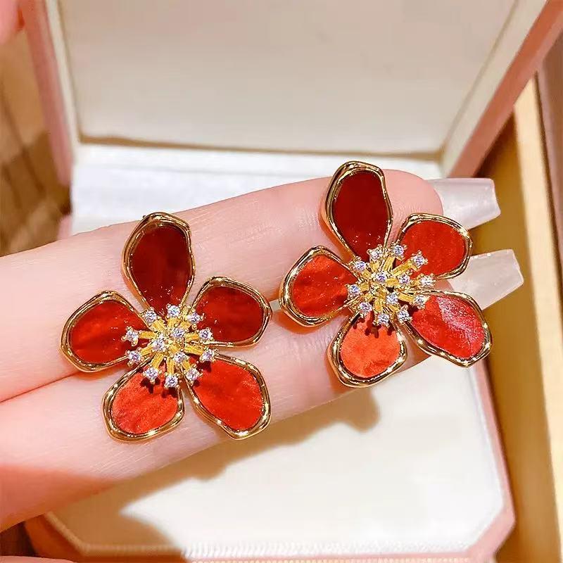 Elegant Butterfly Pearl Earrings: 925 Silver Niche Design, High-End Luxury Ear Studs & Hoops for Women.