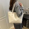 Premium sense portable large-capacity bag 2025 spring and summer women's bag fashion commuter shoulder bag summer popular tote bag