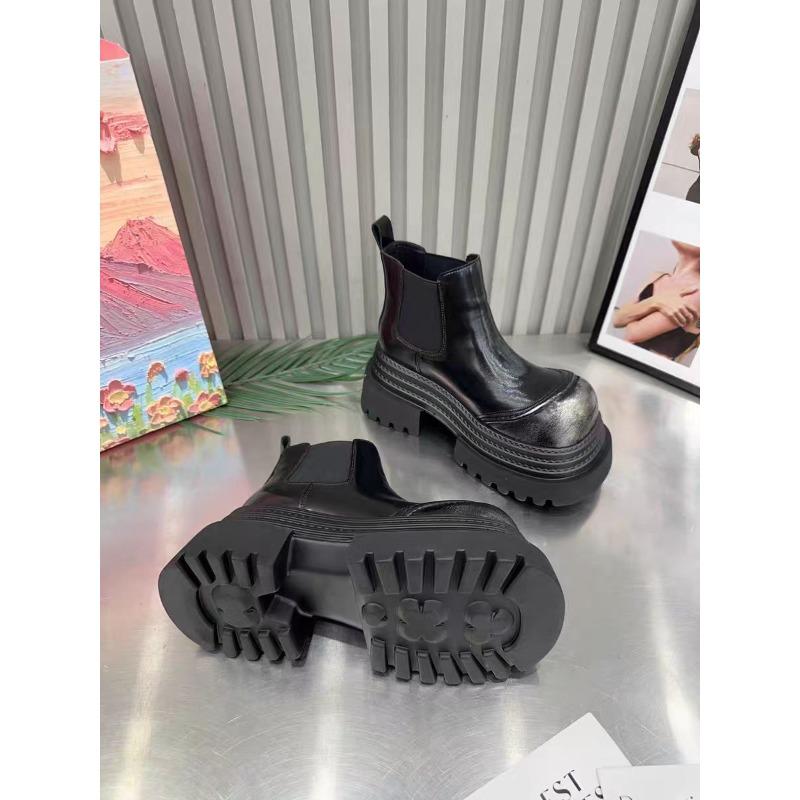 Smoke boots women's autumn and winter comfortable Martin boots Chelsea boots polished round head thick sole heightening muffin short boots