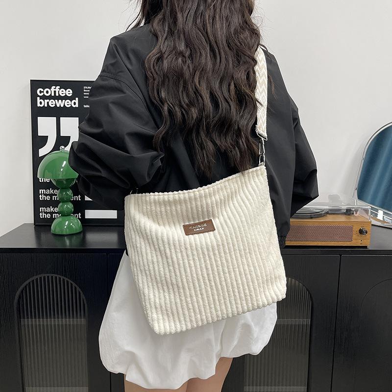 Casual Corduroy Crossbody Bag Large Capacity Commuter Women'S Tote Bag Simple  Single Shoulder Bag