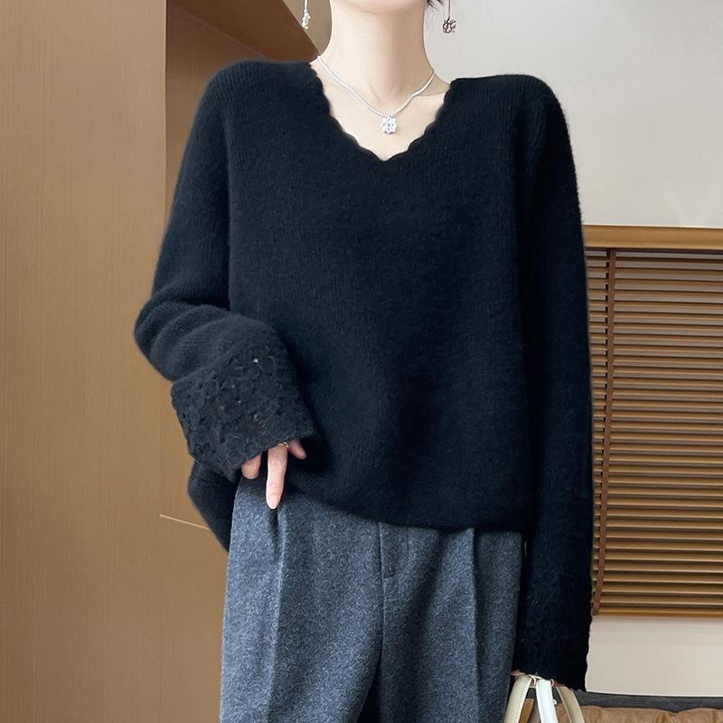 Women's 100% Pure Wool V-Neck Lace Long Sleeve Loose Sweater - Autumn/Winter 2025 Collection