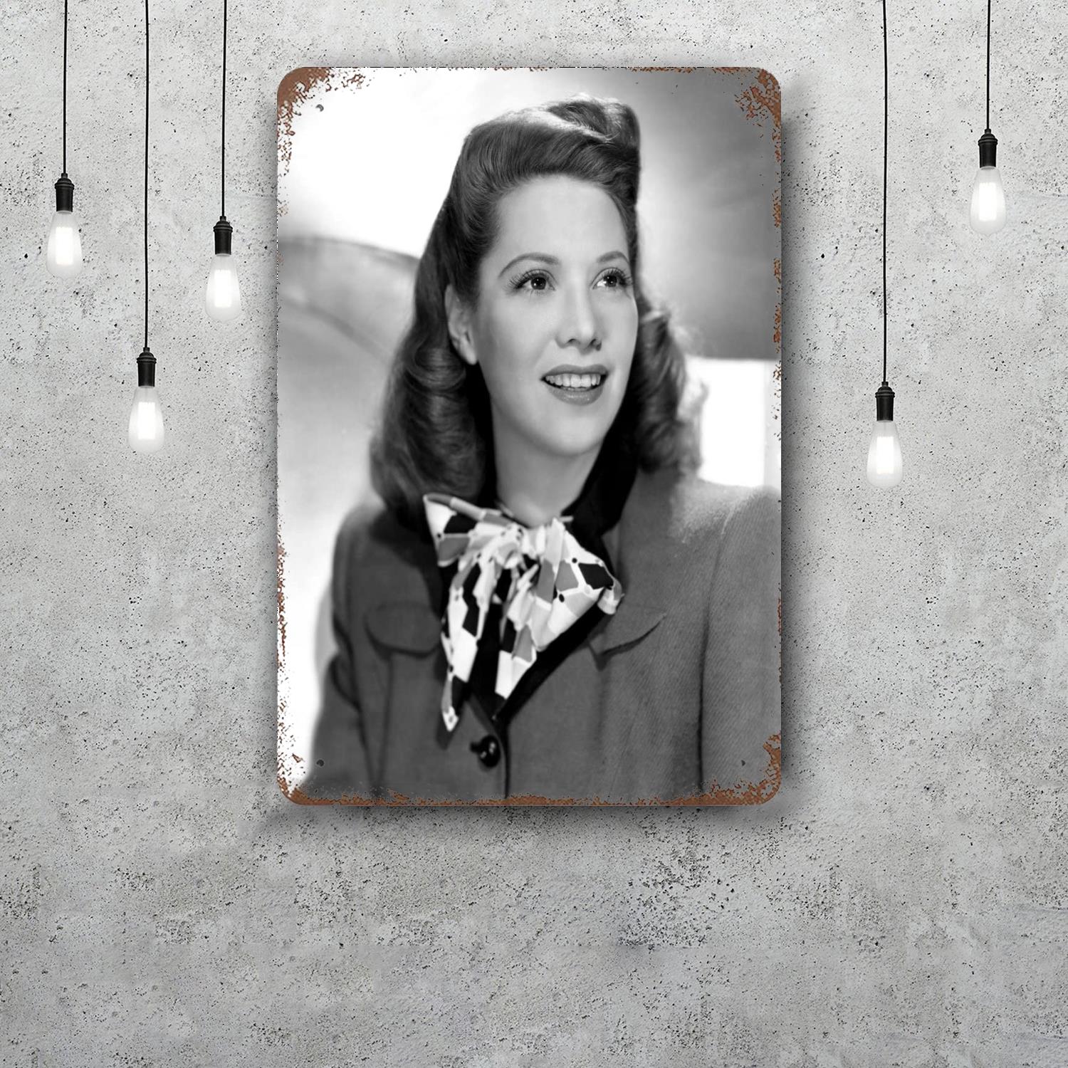 

Dinah Shore Decor Vintage Metal Signs Tin Signs Captain Poster Decor for Bar Pub Club Man Cave Wall Decoration 20x30cm（7.8x11.8inch）