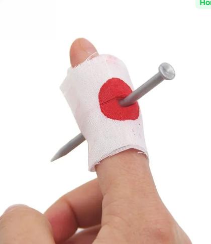 

Fake Finger Nail Prank Toy Realistic Detachable Fingernail Novelty Trick Prop for Party Halloween Scary Practical Joke Accessory One Size