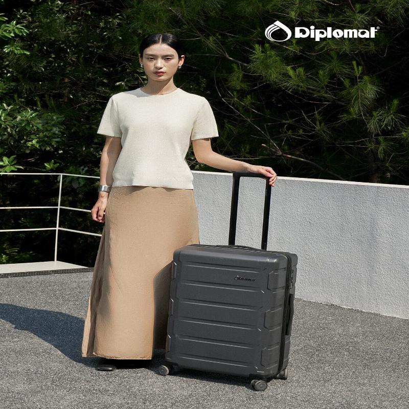 Diplomat PC Hardside Spinner Luggage 20 inches