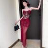 Sinnliches rotes Spitzen-Taillenbetonendes Camisole Abendkleid