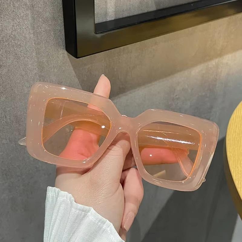 Fashion Vintage Large Frame Sunglasses Trendy Black Sunglasses for Men Women's Shades Sunglasses Travel Eye Protection