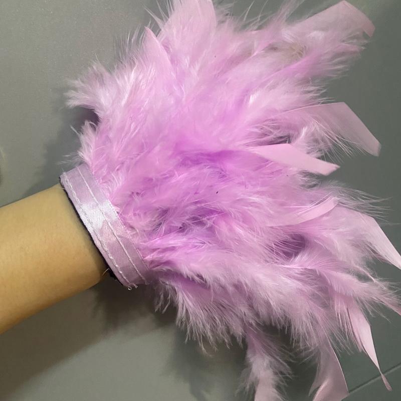 Straußenfeder-Armspange für Damen Feder-Armspangen für das Handgelenk Elegantes Feder-Schnapparmband Nagel-Foto-Manschetten Hemdmanschetten mit Feder