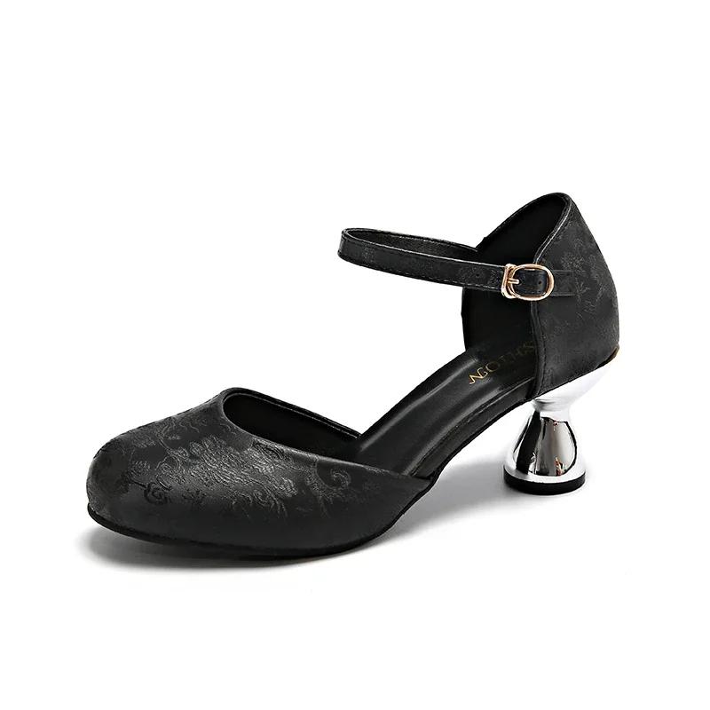 

2024 Весна Новая мода повязка на голову сексуальная мелкая пряжка повседневные круглые каблуки женские большие элегантные и элегантные высокие каблуки 35-43 43 чёрный