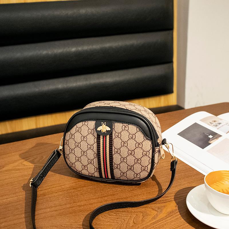 Stylish Retro Printed One-shoulder Crossbody Small Bag, a Fresh and Elegant Versatile Women's Bag