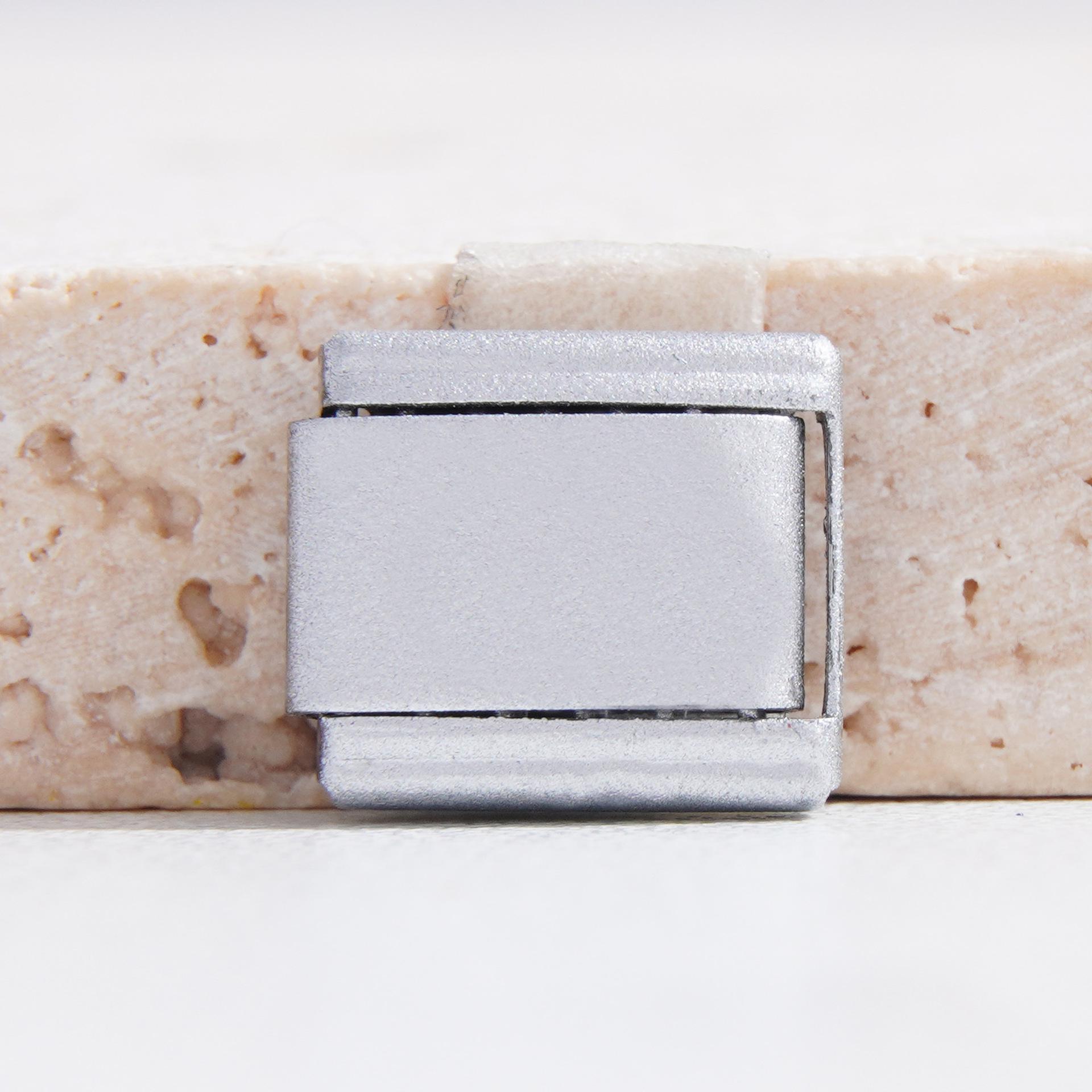 DIY-Armband aus Edelstahl mit glattem Muster und elastischer italienischer Charm-Kette. gray