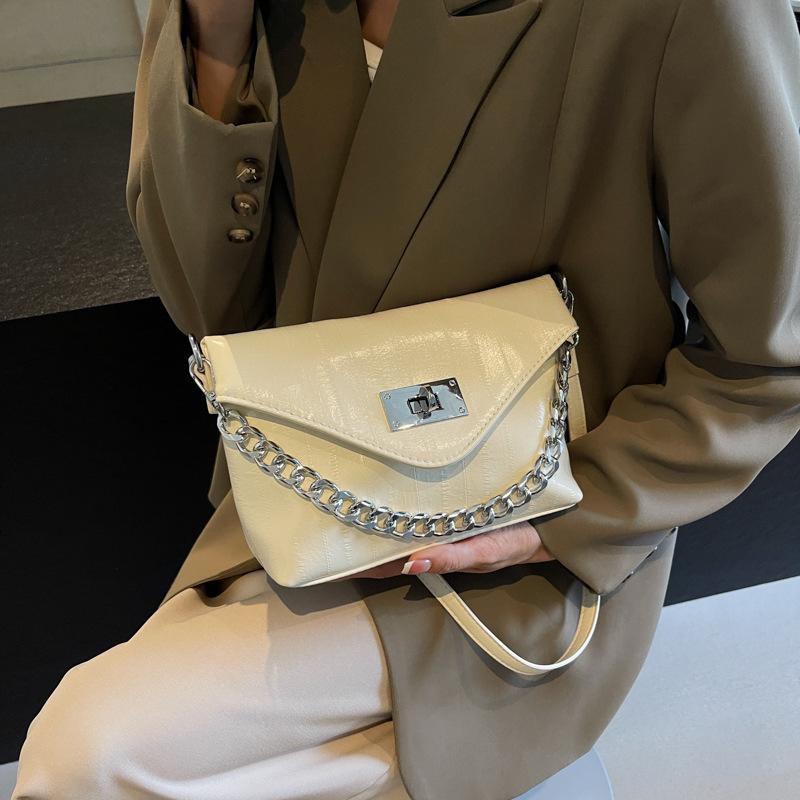 Fashion Texture Underarm Bag Women's New Trendy Spring and Summer Chain Envelope Small Square Bag Single Shoulder Messenger Bag