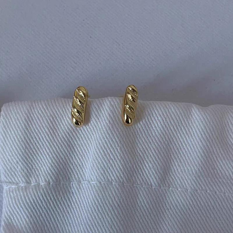 Mini Croissant Stud Earrings For Women Cute Bread Earrings Classic Fine Jewelry Gift