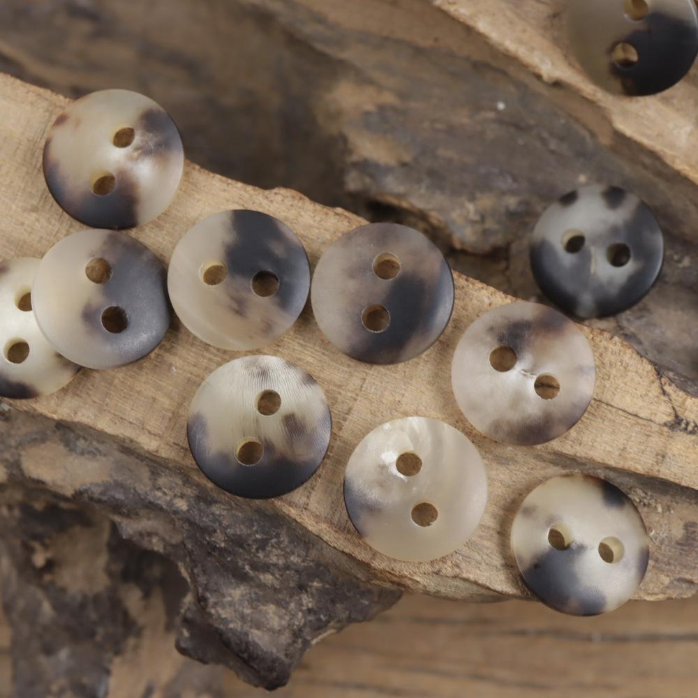 

Повседневный ретро-кардиган с пуговицами из желтого бычьего рога