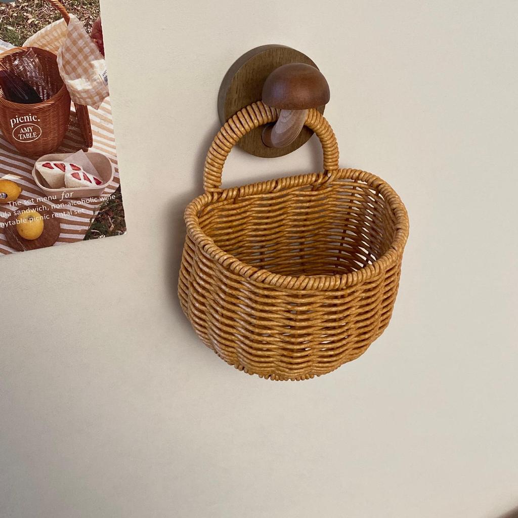 Retro Woven Rattan Storage Basket: Wall-Mountable Handheld Basket for Household Fruit & Vegetables