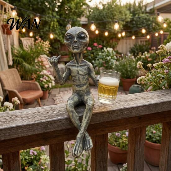 Patio Landscape Decoration Resin Alien with Beer Glass Figurine, Decorative Desktop Ornament, Creative Table Exquisite Hand Carved Statue for