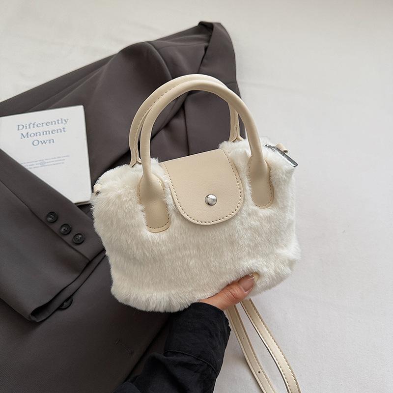 Mała torebka, Puszysta torebka, Urocza i futrzana, Jednoramienna listonoszka typu bucket