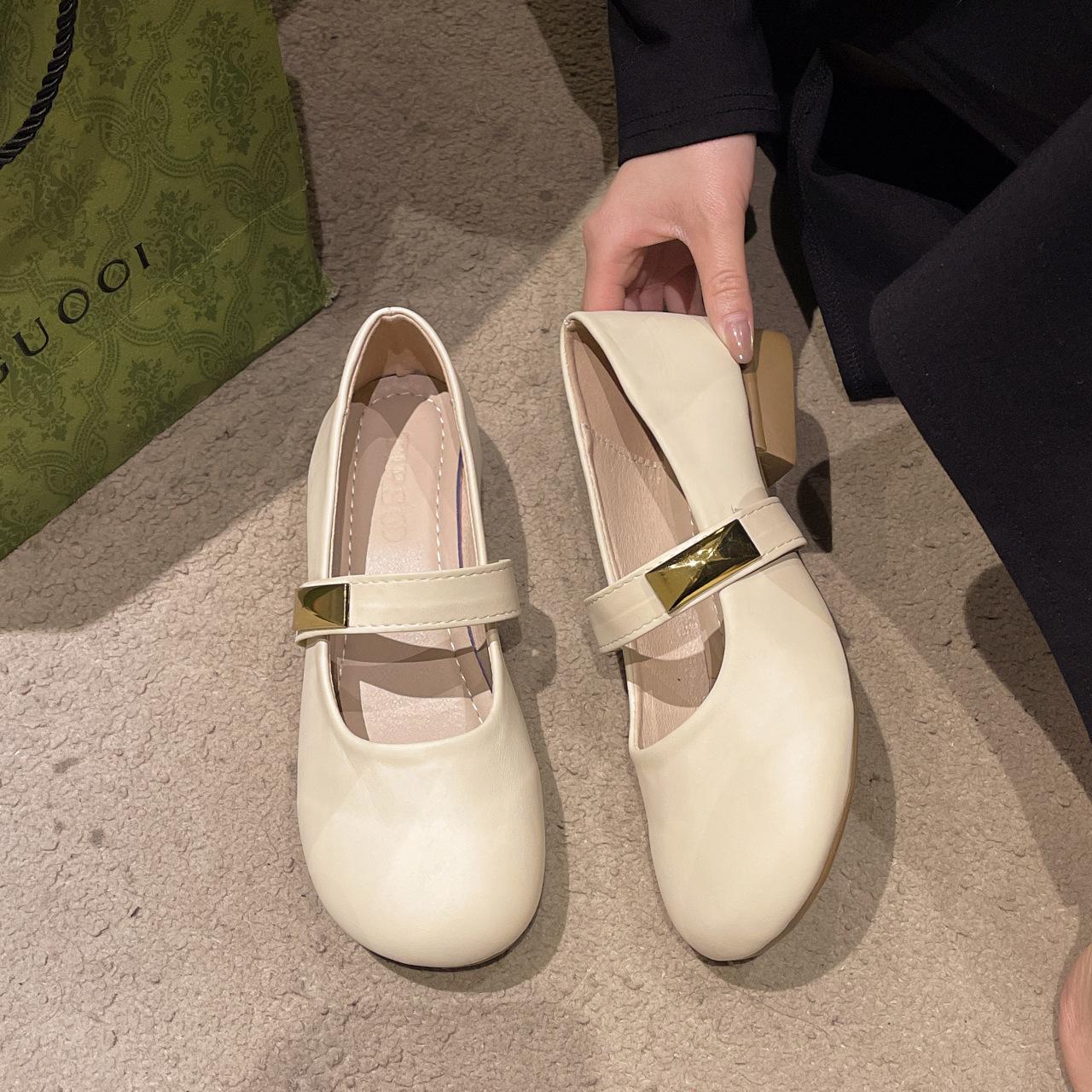 

Корейская версия туфель-лодочек с круглым носком, весна 2025, туфли бабушки, новый темперамент, толстый каблук, мягкая подошва, литературные туфли Мэри Джейн женские 35