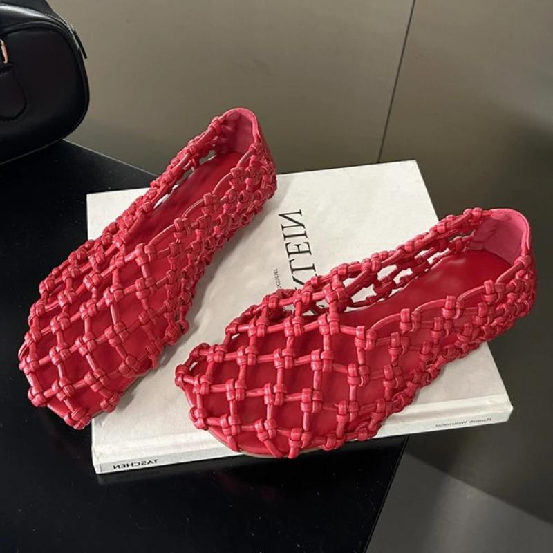 Fashion Breathable Mesh Woven Flat Sandals Women Fashion Round Toe Shallow Brand Designer Shoes Comfortable 35-43 Large Size Beach Shoes