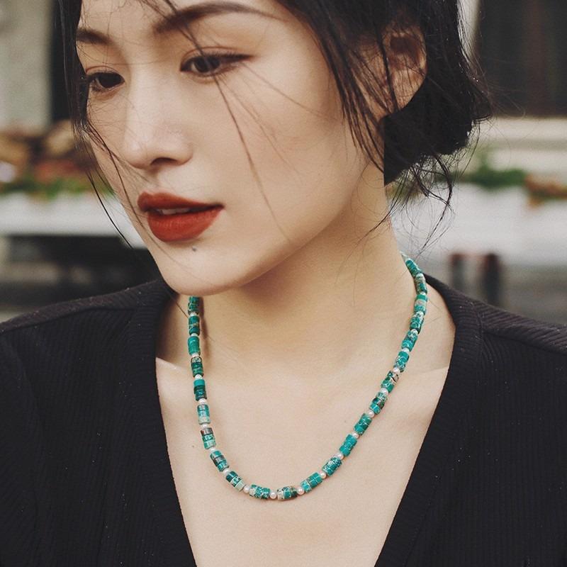 Fresh women's necklace, pearl texture, retro style jade pattern agate necklace, geometric pendant, light luxury