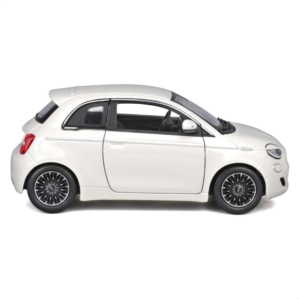 Bburago 1/24 Scale Fiat 500e 2023 White Diecast Model Car, Finished Product, 18-21110 WT