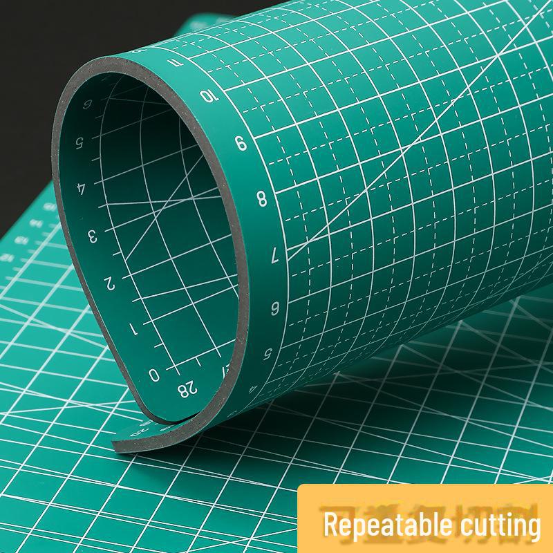 Deli 78400 Green PVC A4 High Strength Cutting Mouse Pad