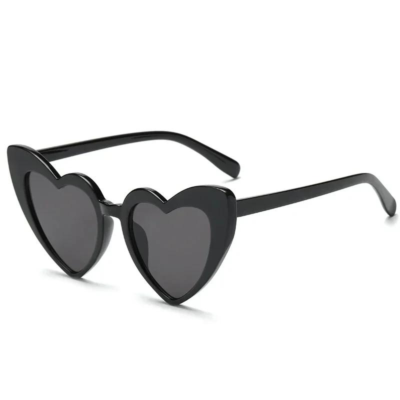 

Women Cat Eye Female Sun Glasses Brand Retro Love Black White Eyewear Heart Shaped Sunglasses Men Shade Uv400 Luxury Designer