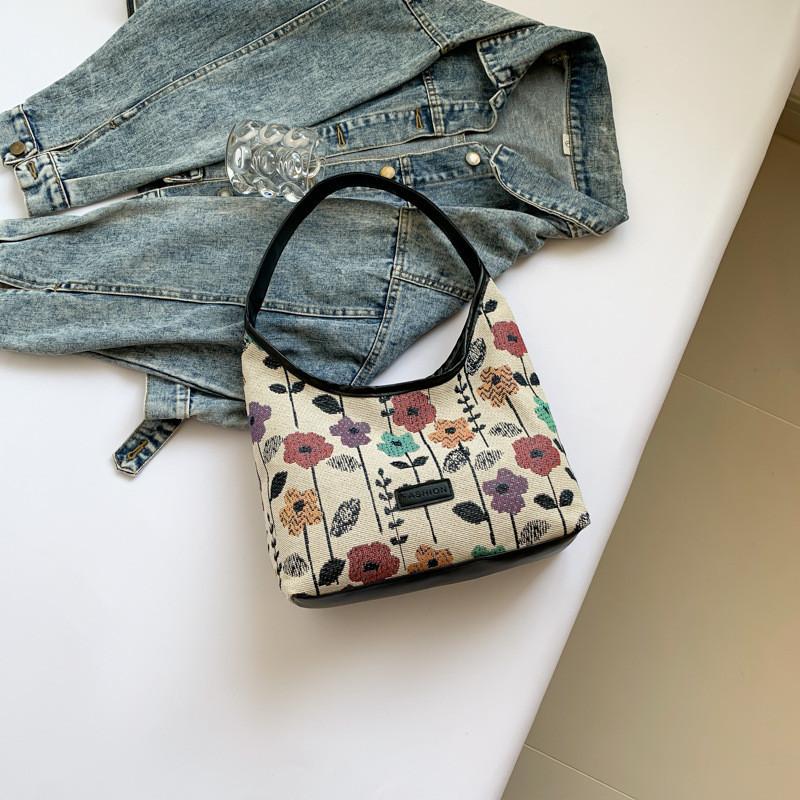 

Новая женская сумка-тоут через плечо в корейском стиле большой вместимости 2024 года, модная, повседневная, для поездок на работу, простая, из ПУ, черная чёрный