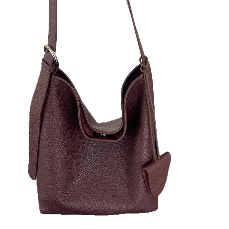 Large-capacity Commuter Tote Bag Trendy Single-shoulder Bag Casual and Versatile Underarm Bag