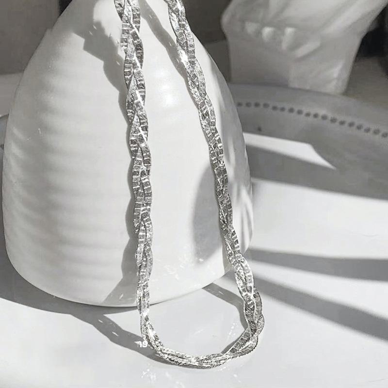 

Italian flash woven snake bone chain 925 sterling silver necklace fashionable simple high-end three-layer collarbone chain for men and women